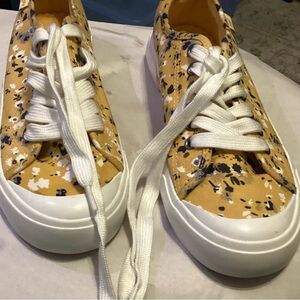 Pre owned Rocket Dog Femme Jazzin Cotton Canvas sneakers
